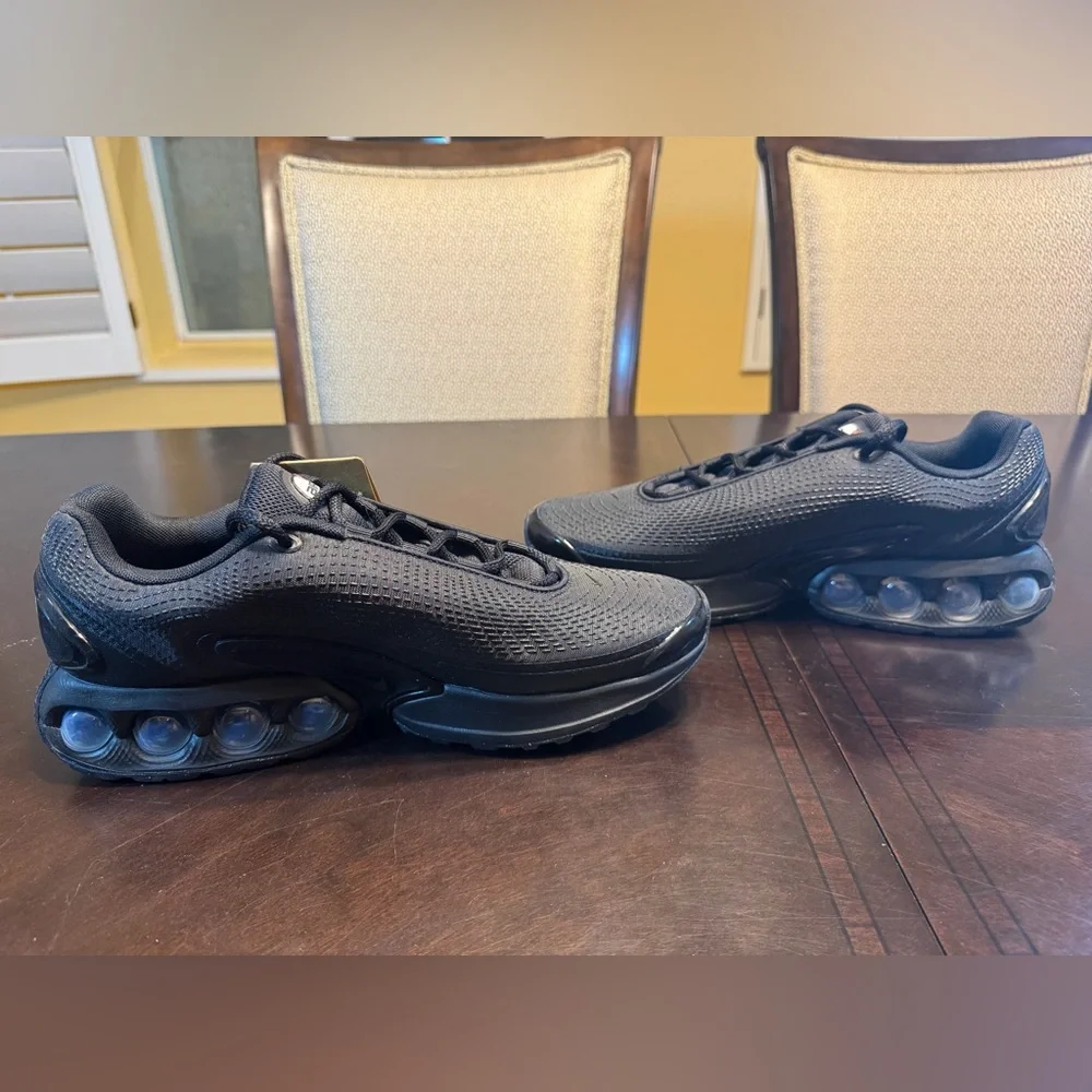 New Nike Air Max DN Black Sneaker Shoes Size US 12 W / 10.5 M